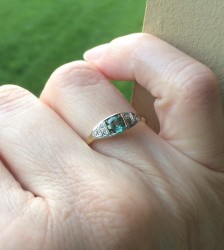 Vintage 14k white and yellow gold green and diamnd